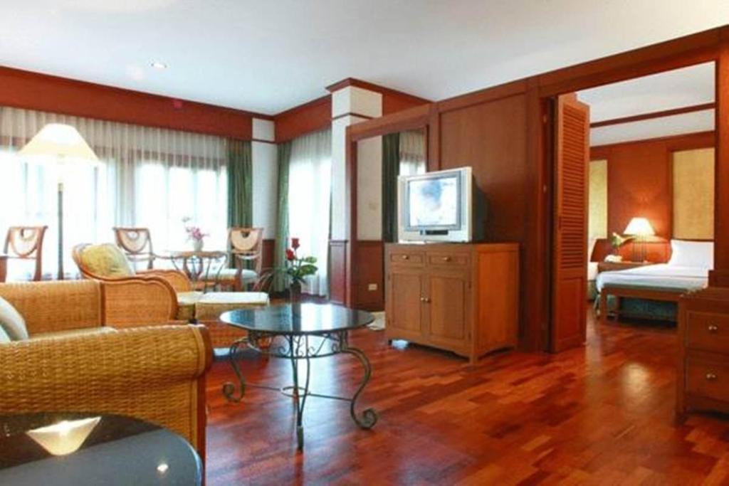 Suan Bua Hotel & Resort Ban Pong  Bilik gambar